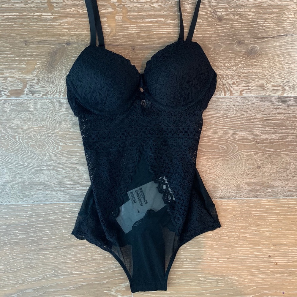 New with tags sexy H&M black lace bodysuit -size 4